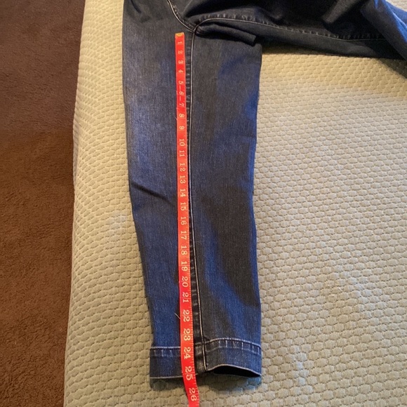 Talbots Sz 8 Flawless Five Pocket Crop Jeans - Laces by Ankles - Excellent C… - Picture 8 of 8